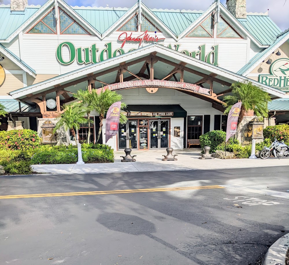 9. Bass Pro Shops Outdoor World — Dania Beach — verified parking photo