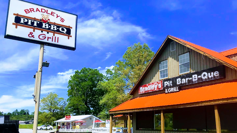 4. Bradley s Pit Barbecue Grill — Sweetwater — verified parking photo