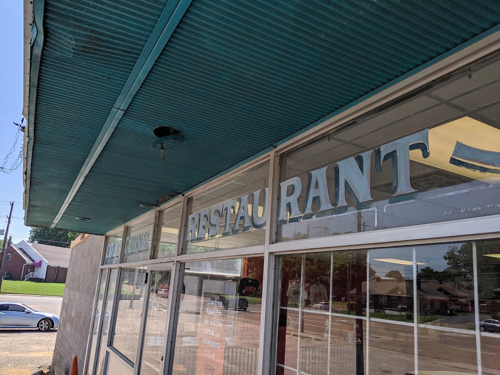 14. Cozy Corner Restaurant — Memphis — verified parking photo