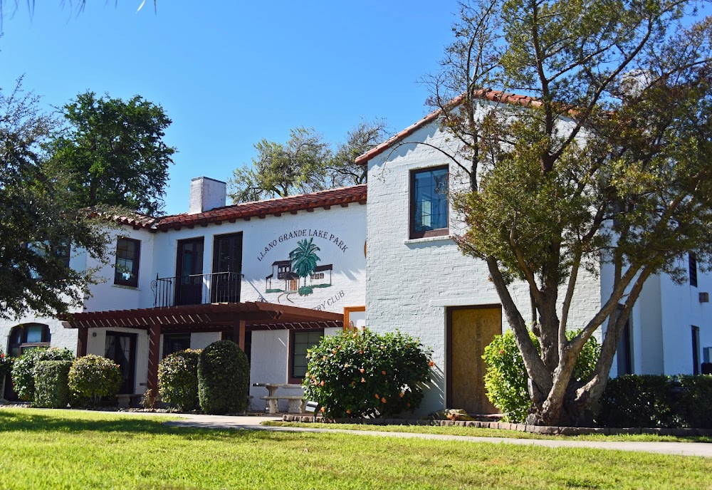 4. Llano Grande Resort Golf Club — Mercedes — verified parking photo